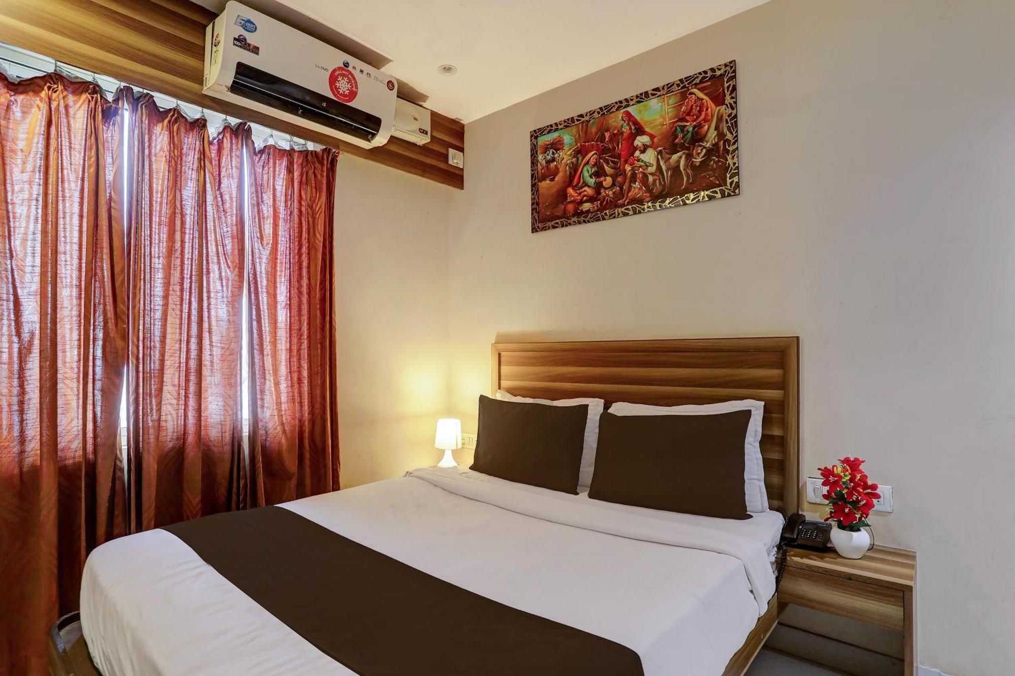 Super Hotel O Vaishnavi Inn Hyderabad Exterior foto
