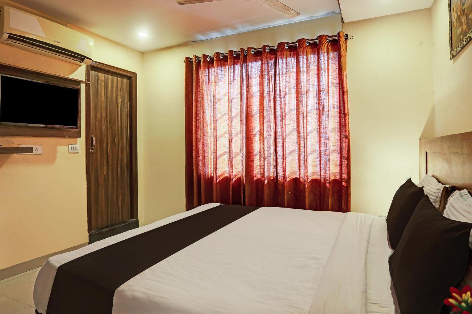 Super Hotel O Vaishnavi Inn Hyderabad Exterior foto