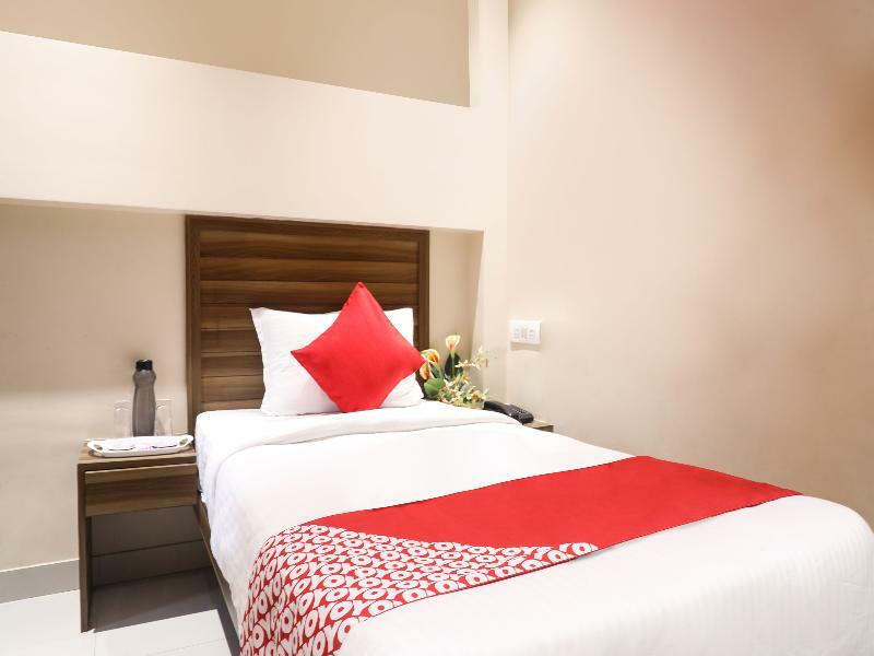 Super Hotel O Vaishnavi Inn Hyderabad Exterior foto